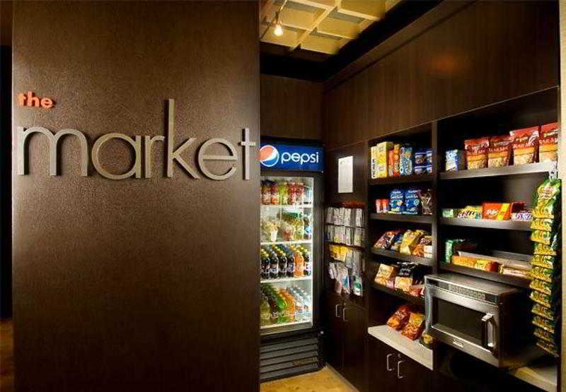 威奇托福尔斯万怡酒店 外观 照片